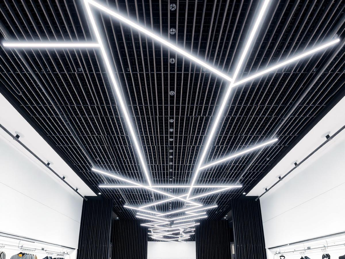 Magazin Simplex — iluminat realizat de LED market